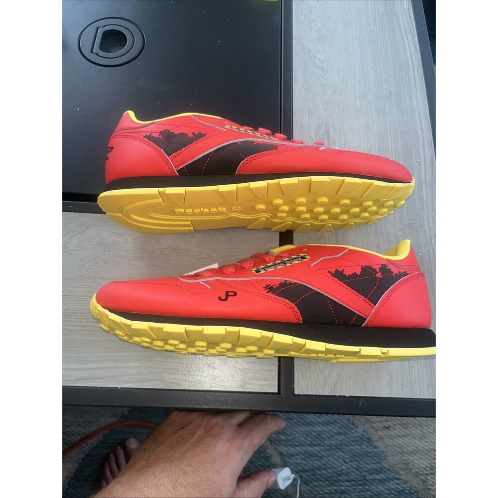 Reebok Size 7 Black Red Yellow Jurassic Park Jurassic World Dinosaur Shoes